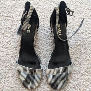 Vaneli Gray Print Patent Leather Block Heel Strappy Sandals Sz 7.5N